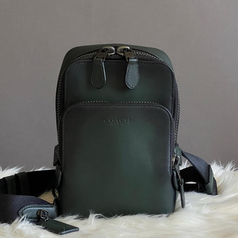 CM371 - Coach Gotham Sling Pack 13